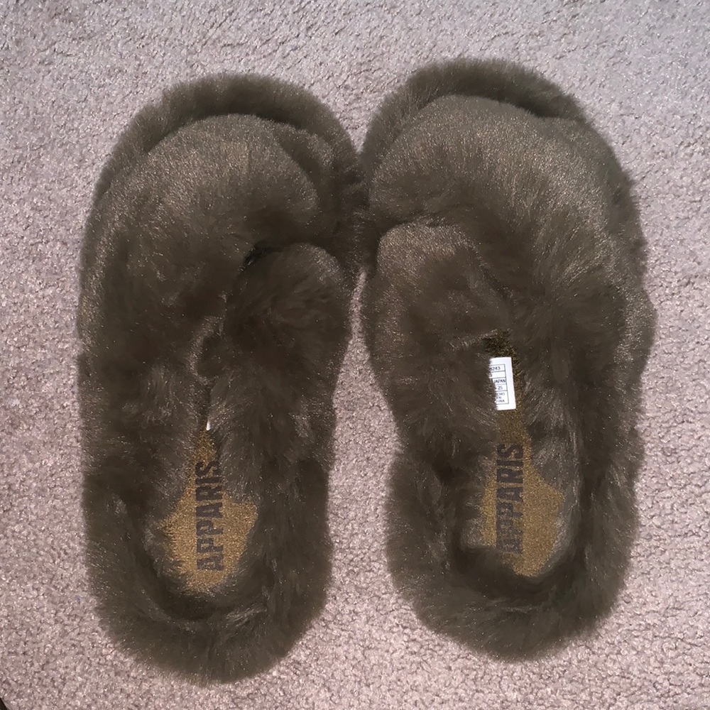 Apparis fuzzy faux fur slippers in khaki NWT